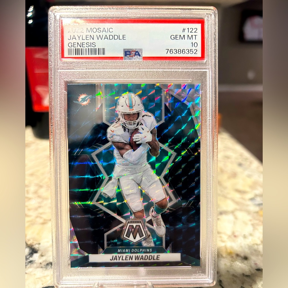 2022 Mosaic Genesis Jaylen Waddle PSA 10 - Picture 1 of 2